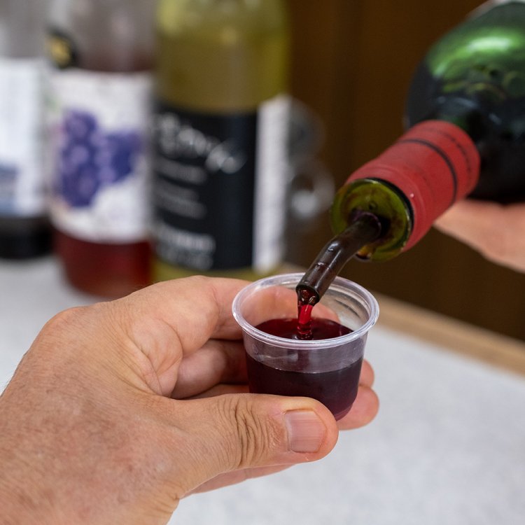 全種無料で試飲できるので、購入前の飲み比べもOKだ。