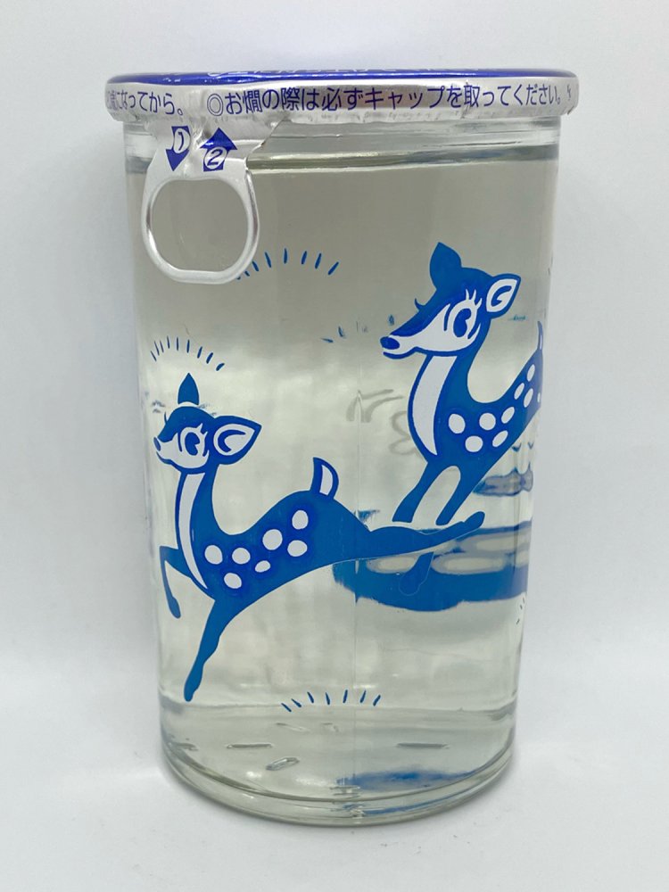 手塚治虫タッチのかわいいバンビ（「若鹿バンビカップ」舟木酒造・福井）。