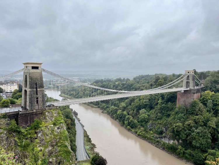 美しい水の街を歩き、美しい橋に魅せられる【イギリス散歩案内】