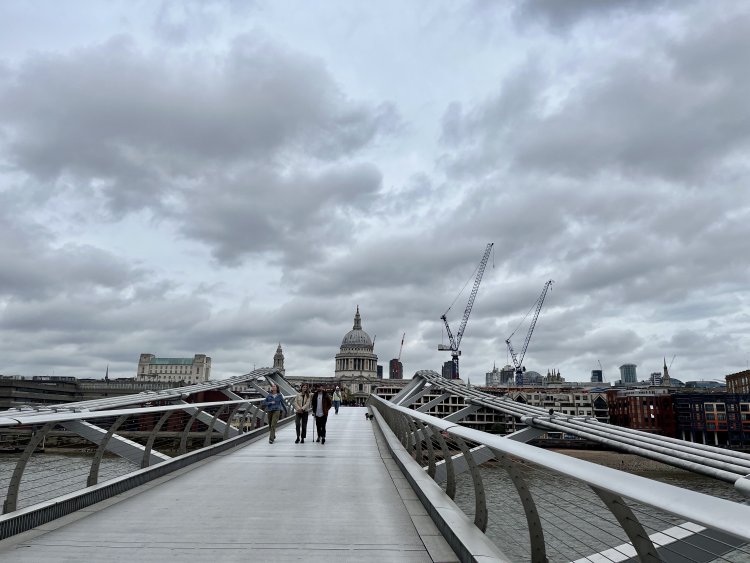 ロンドンのミレニアム・ブリッジ。