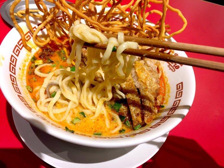 国産小麦を使っている特製麺。小麦の味も楽しむことができる。