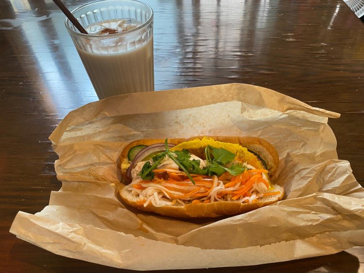 バインミーはベトナム生まれのヘルシーなサンドウィッチ。チャイと相性抜群。