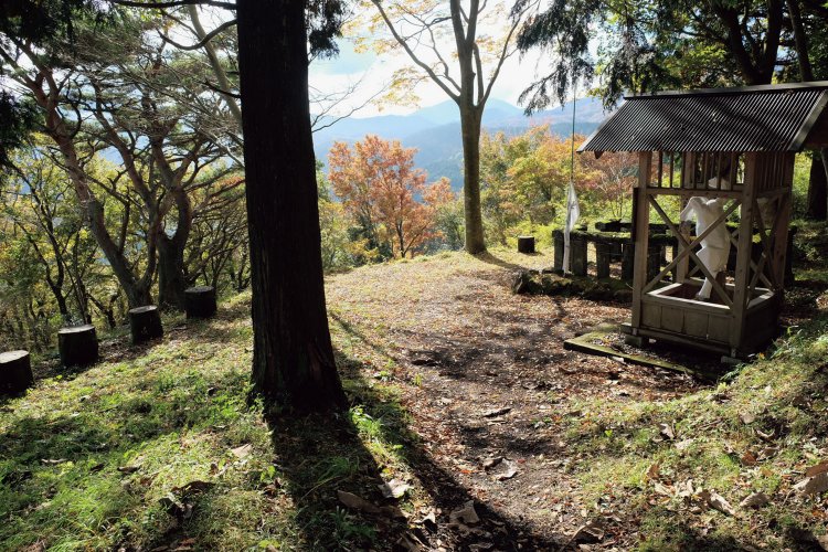 足柄明神跡。一時、足柄城の出丸として使われた。