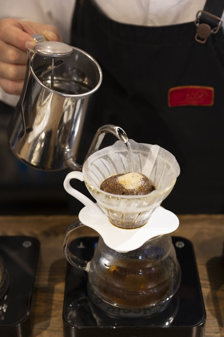 精選過程よりも「なるべく素材としてのコーヒー豆自体がおいしいものを選んでいる」と店主・高橋さん。