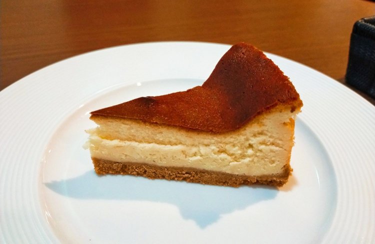 幸せのチーズケーキ 600円。