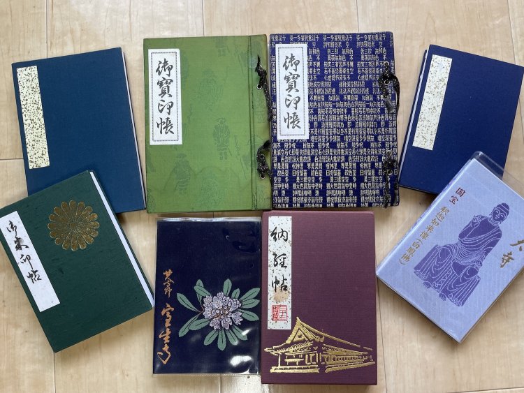 筆者の御朱印帳。