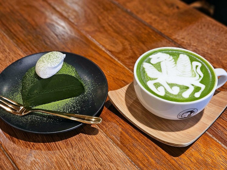 抹茶テリーヌ 850円、抹茶ラテ 650円。