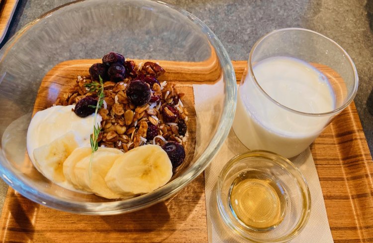 自家製グラノーラ＆ヨーグルト780円。