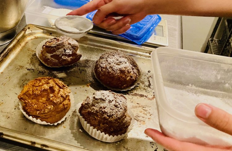 ザクザク食感のクリームシュー250円。