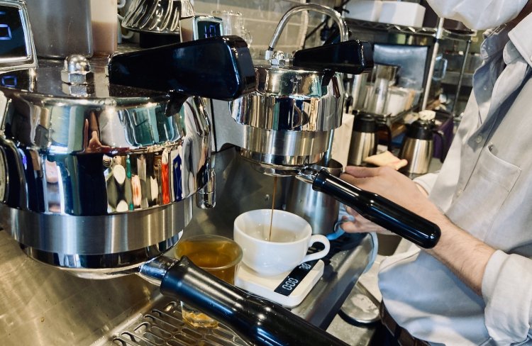 6〜7名のバリスタが在籍。