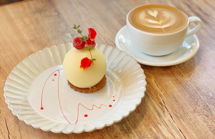 Sphèle Bijouは丸い宝石という意味。