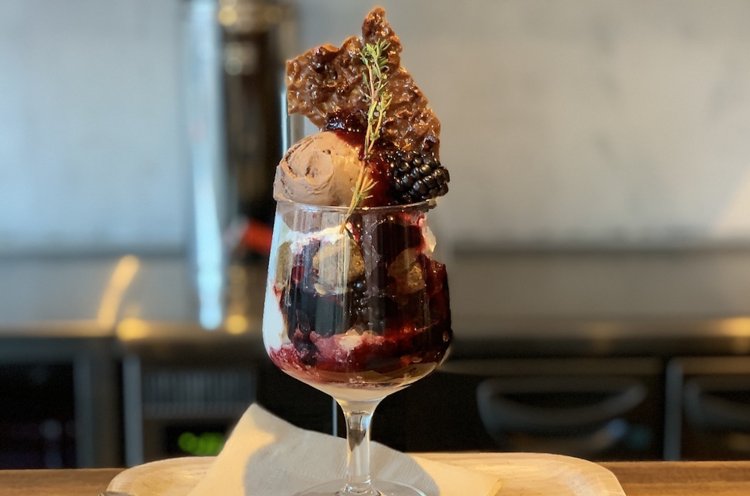 パルフェ・グラン・キャフェ ショコラ1480円は、『en』で提供するコーヒーを使ったジュレがポイント。