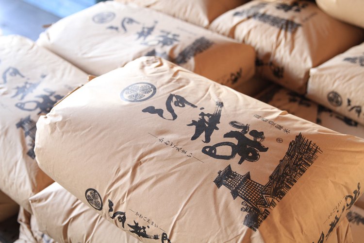 9月下旬から新米も登場。5kgで2000円前後。