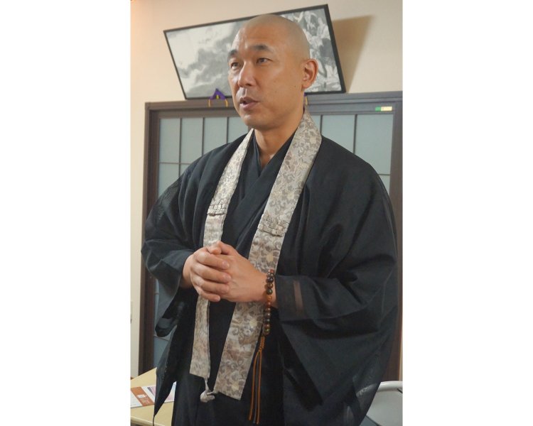 「幼い頃はずっと図書委員をやっているような子供でした」と哲也さん。中学校のとき図書室にあった釈迦の名言集を愛読していたと話す。