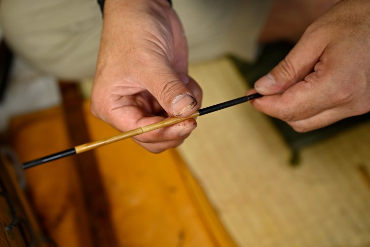 漆の手吹き技法には漆職人も驚く。耐性がつくまで2年を要した