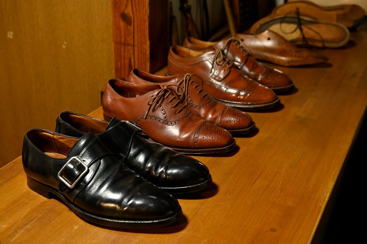 美しく仕上がった革靴。2階にはデザイン性の高い国産革靴ギャラリーもあり。