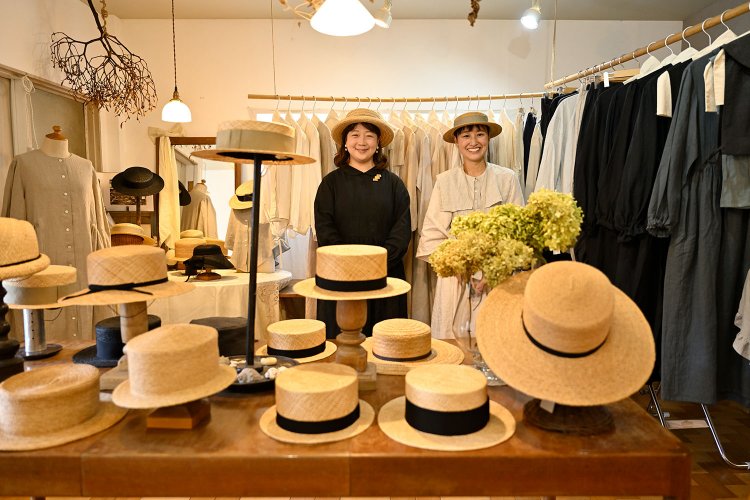 帽子、洋服共に2万円～。