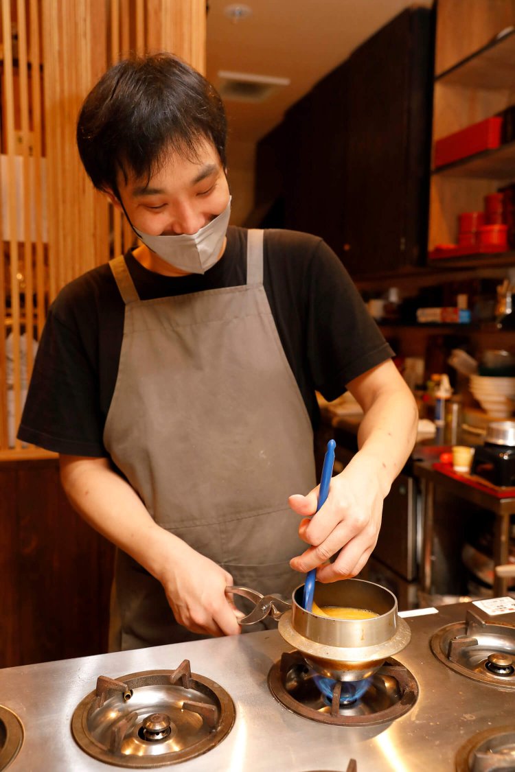 陽気な店主・新村史弥さんは地元っ子。