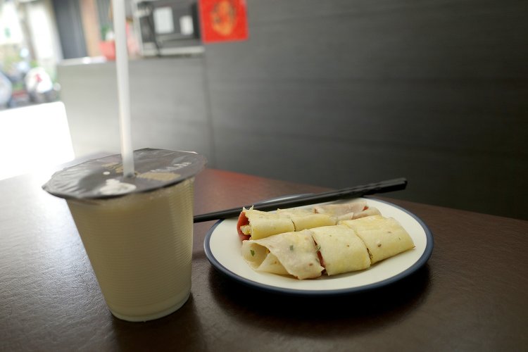 草莓肉鬆手作早午餐5