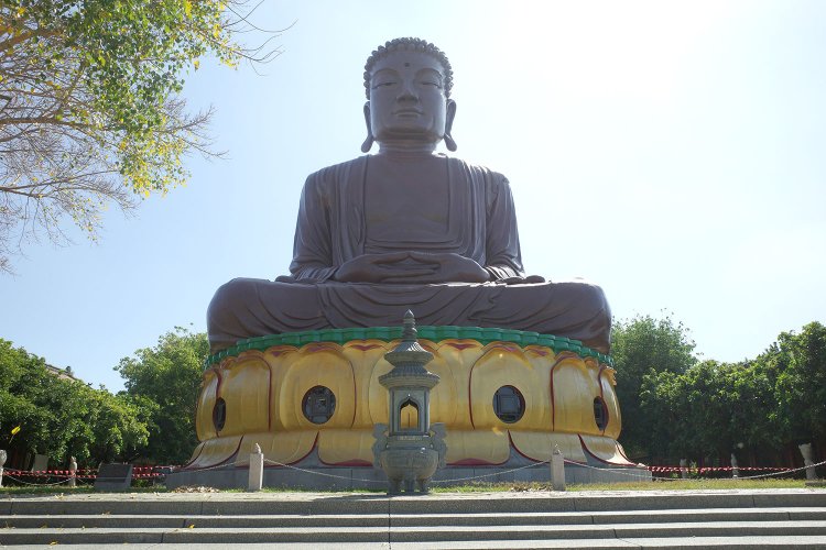 【台湾の穴場観光】台中の隣街・彰化がおもしろい！ 大仏寺、扇形車庫からリノベカフェ、ホテル、グルメまで