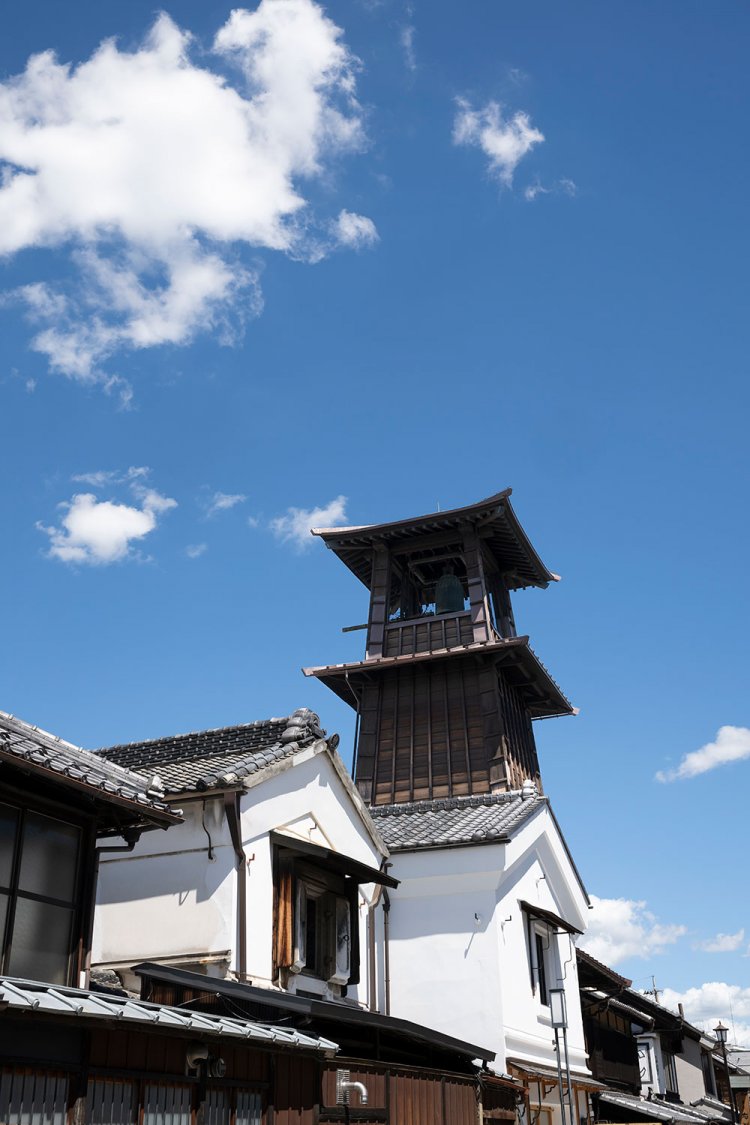 川越のシンボルである時の鐘。2017年に行われた耐震工事で、明治27年（1894）当時の姿に復元された。