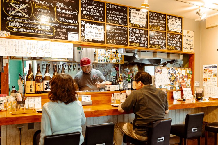 丁寧に出汁を引いた和食にも注目。煮魚、焼魚はアテに最強だ。