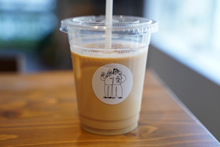 カフェラテ580円。