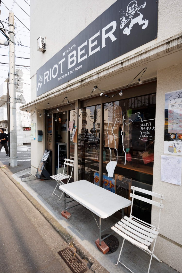 住宅地の中にあり、子供の送迎前、仕事帰りに軽く立ち寄る地元住民多し。