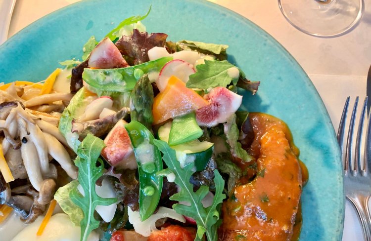 いろどり豊かなサラダ。