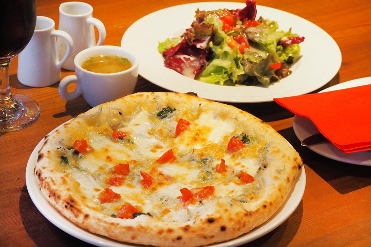 ランチセット1380円（写真のチチニエッリは＋300円）。