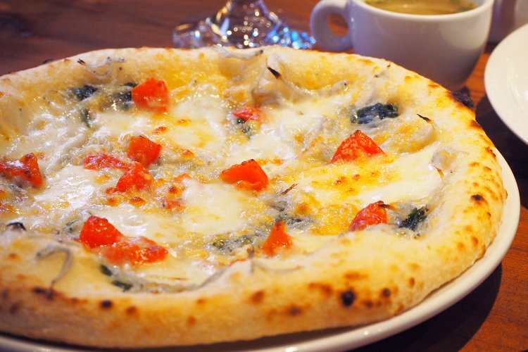 トマトの甘みもアクセント。