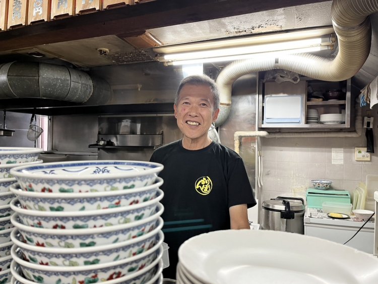 人柄の良さが笑顔からにじみ出ている。