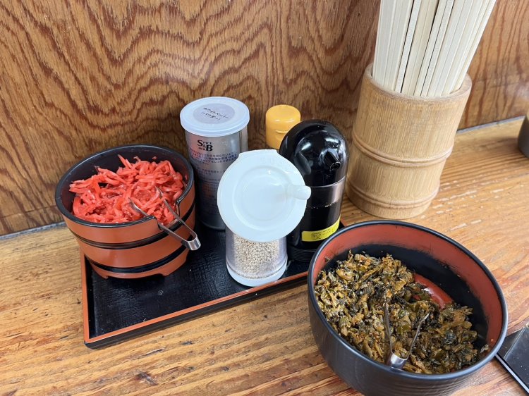 紅生姜と高菜がうれしい。