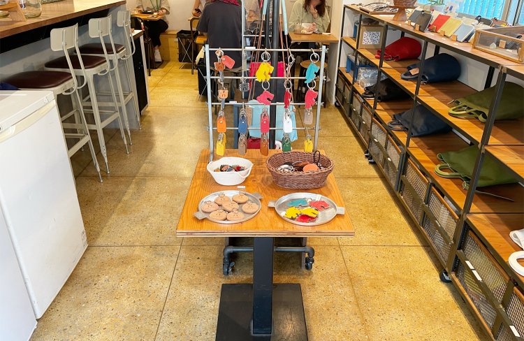 レザーグッズエリア。