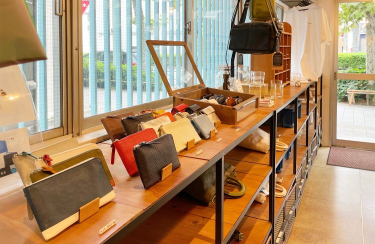 オリジナルのレザーグッズ。