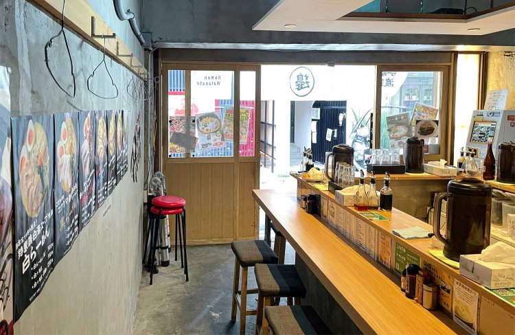 『らーめん渡邉』店内。