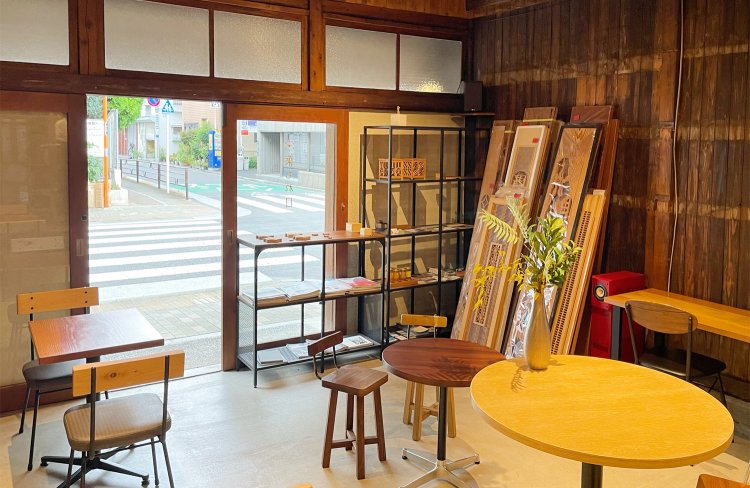 『葉もれ日』入り口。