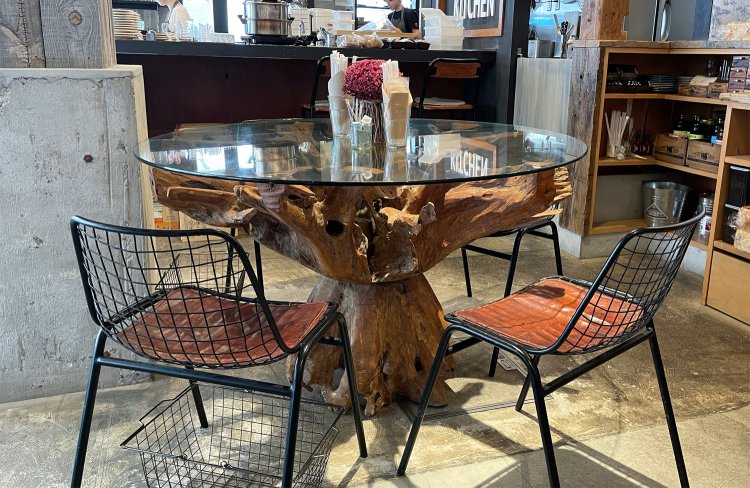 『フェブラリーキッチン』店内。