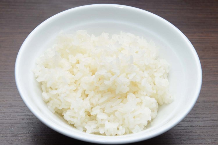 一緒に頼む人が多いライスは艶やかでおいしい。