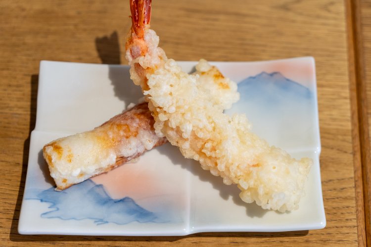 海老天は400円。薄い衣がさっくさく！