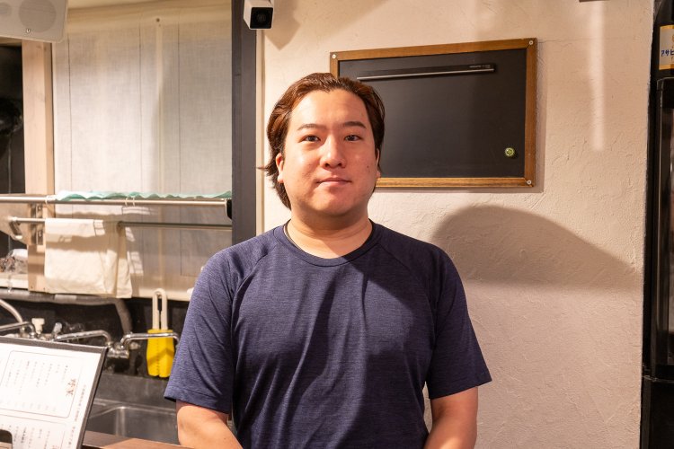 店主の本橋宏樹さん。