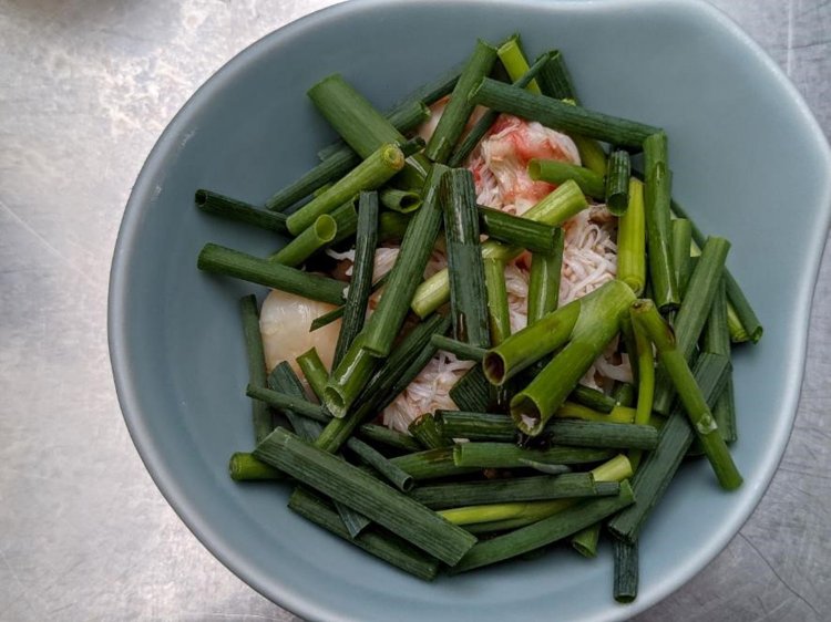 カニと貝の酢の物。