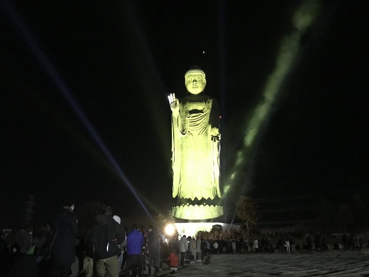 まさに現代の浄土といった世界観。