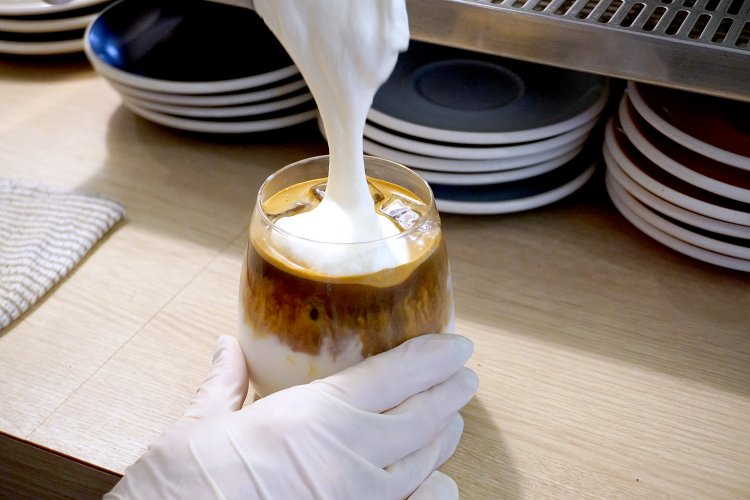 クリームチーズだけスプーンですくって食べたくなるほど美味♪