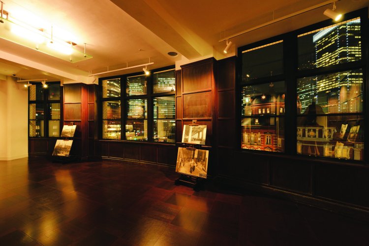 旧東京中央郵便局長室。