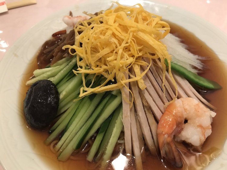 冷やし中華でこの標高。