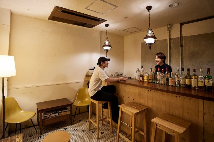 毎週木曜の夜はパフェ＆バーKINOが出店。