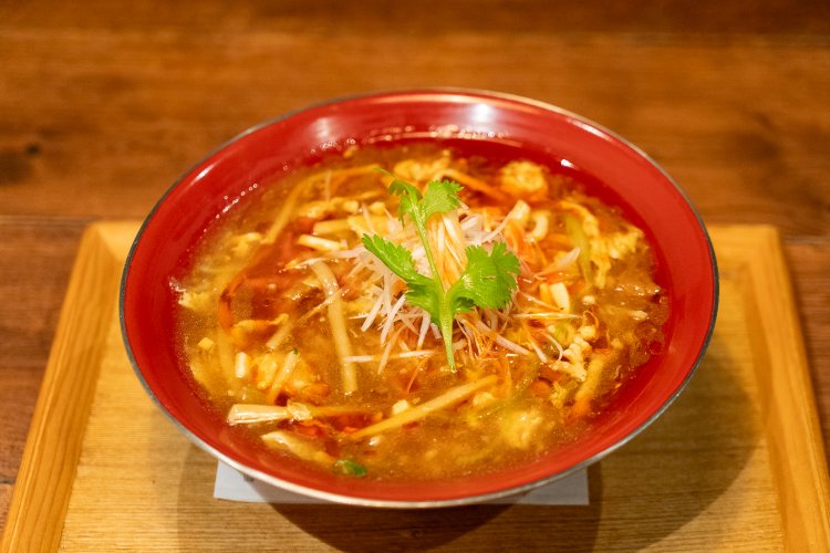 酸辣湯麺1150円。