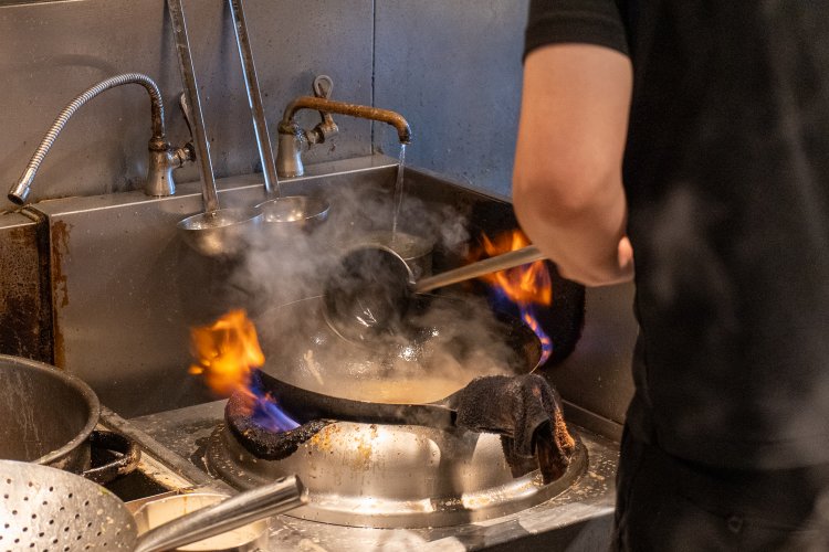新潟三宝亭 東京ラボ中目黒店