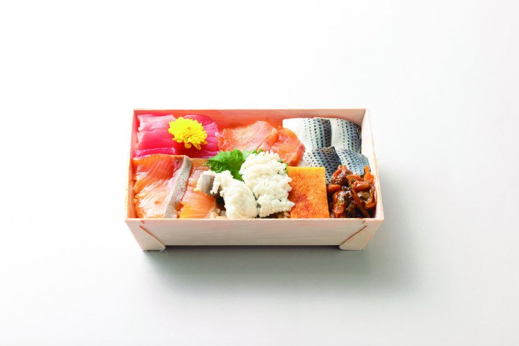 東京ちらし 1580円。※季節により内容の変更あり。